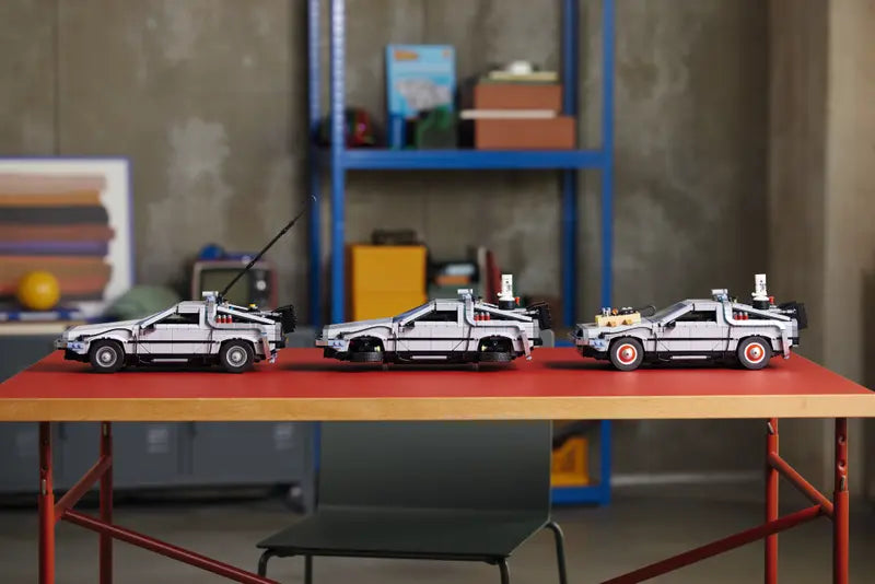 Lego 10300 Back to the Future Time Machine