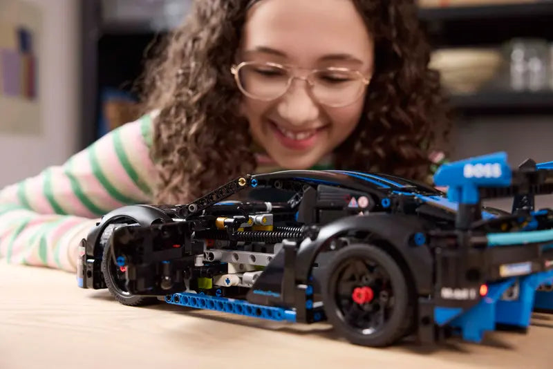 Lego 42176 Porsche GT4 e-Performance Race Car