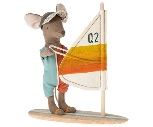 Beach mice, Surfer big brother