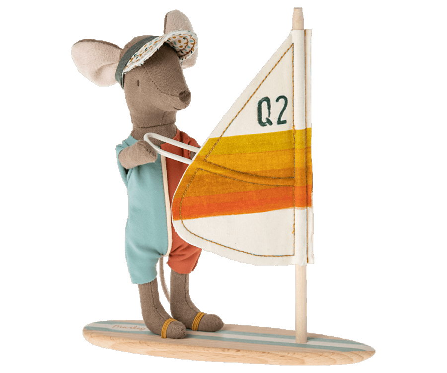 Beach mice, Surfer big brother